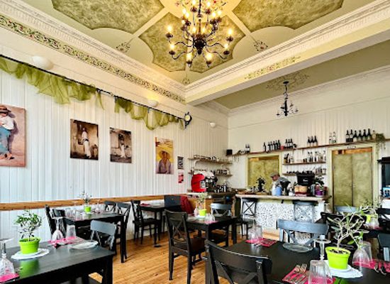 united-kingdom/midlothian/restaurant/wee-greek-kitchen