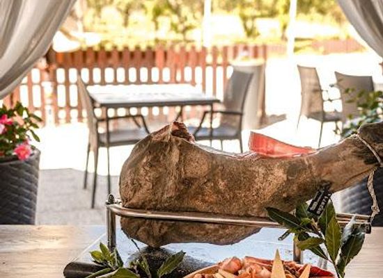 croatia/pula/restaurant/prsutarna-i-stancija-bursic