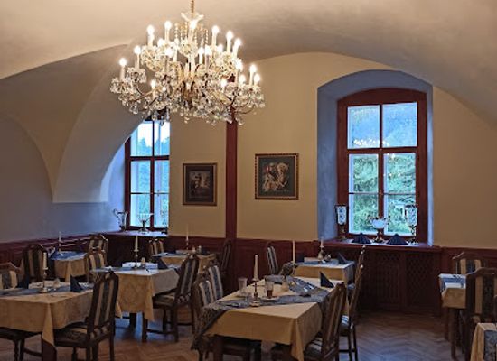czechia/cesky-raj/restaurant/zamecka-restaurace-hruba-skala
