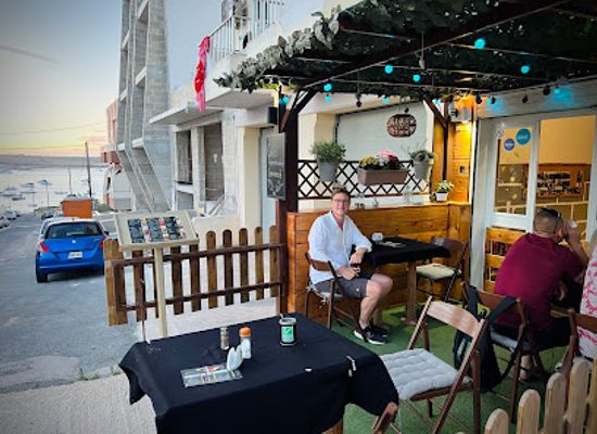 malta/mellieha-bay-area/restaurant/laszlo-s-kitchen