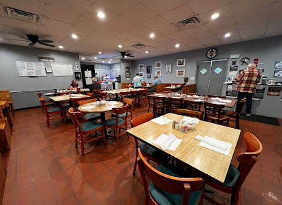 north-carolina/albemarle-pamlico-peninsula/restaurant/charlie-s-restaurant