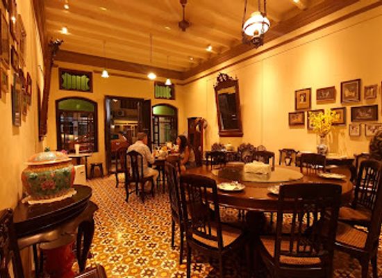 thailand/phuket/phuket-town/restaurant/the-charm-dining-gallery