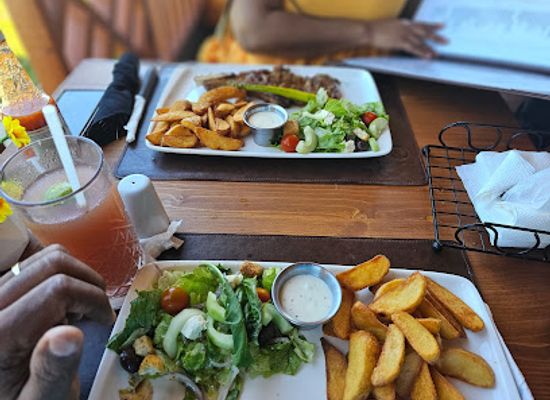 belize/belize-city/restaurant/midpoint-bar-grill