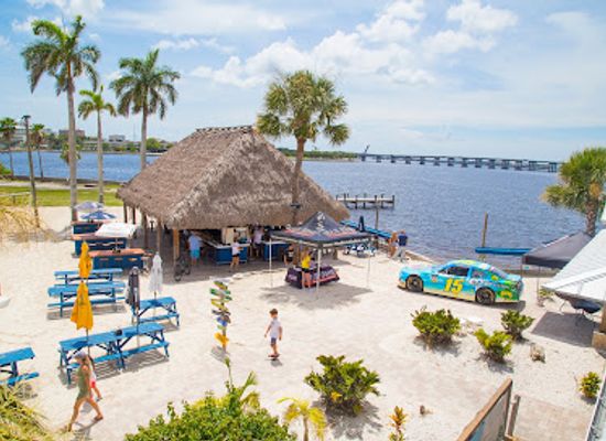 florida/sun-coast/restaurant/caddy-s-bradenton
