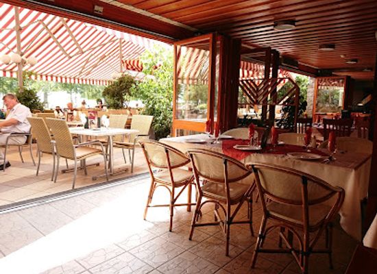 hungary/lake-balaton/restaurant/borcsa-etterem