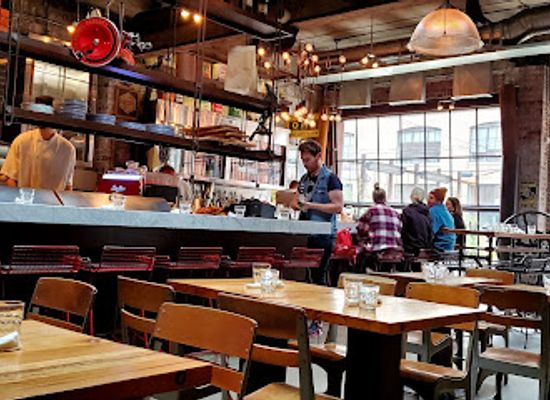 canada/toronto/downtown-toronto/restaurant/gusto-101