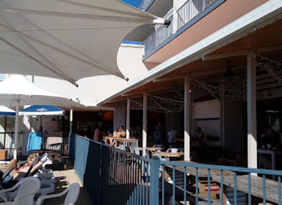 australia/airlie-beach/restaurant/anchor-bar