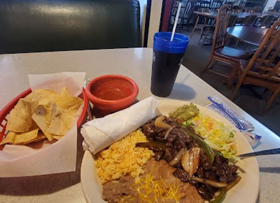 kansas/central-plains/restaurant/mama-fina-s