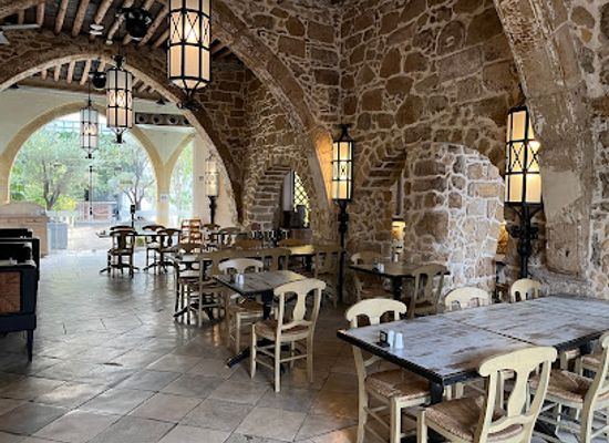cyprus/larnaca-salt-lake/restaurant/to-arxontikon