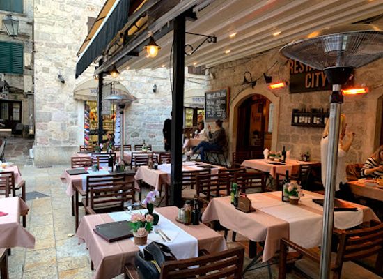montenegro/kotor/restaurant/restaurant-city