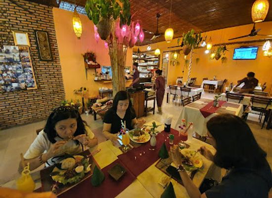 cambodia/phnom-penh/chamkar-mon/restaurant/golden-pumpkin-restaurant-phnom-penh
