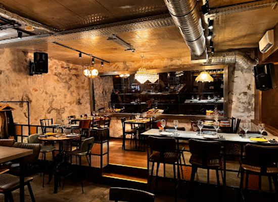 hungary/cserehat/restaurant/meshuga