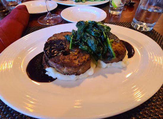 new-york/leatherstocking-region/restaurant/dining-room-at-the-otesaga-hotel