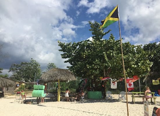 jamaica/negril/restaurant/flag-city-seafood-grill