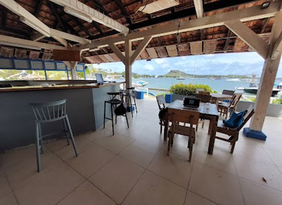 curacao/caracas-bay/restaurant/uncle-j-s-seafood-grill