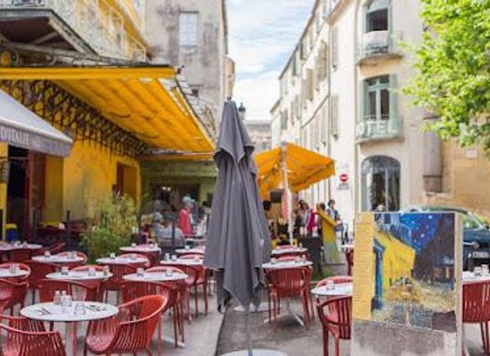 france/avignon/restaurant/le-cafe-van-gogh