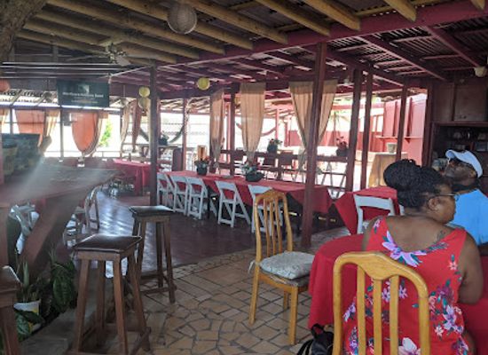 antigua-and-barbuda/codrington/restaurant/road-house-restaurant-and-bar