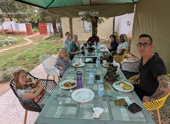 uganda/jinja/restaurant/ensaka-local-food-kitchen