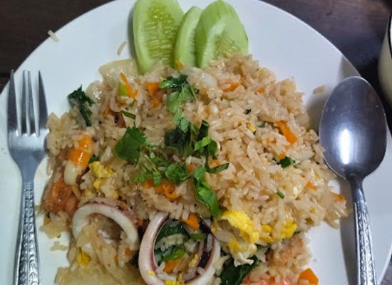 laos/savannakhet/restaurant/dinner-and-boston