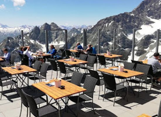 switzerland/st-moritz/restaurant/restaurant-piz-nair-10-000-feet