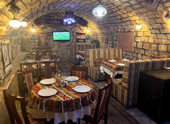 azerbaijan/baku/fountain-square/restaurant/dolma-restaurant