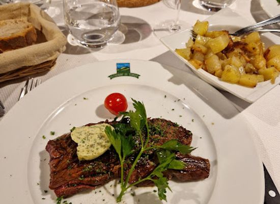france/auvergne-volcanoes/restaurant/le-volcan
