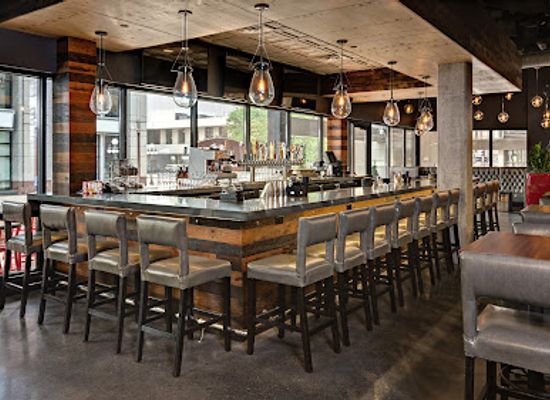 minnesota/saint-paul/lowertown/restaurant/rival-house-sporting-parlour