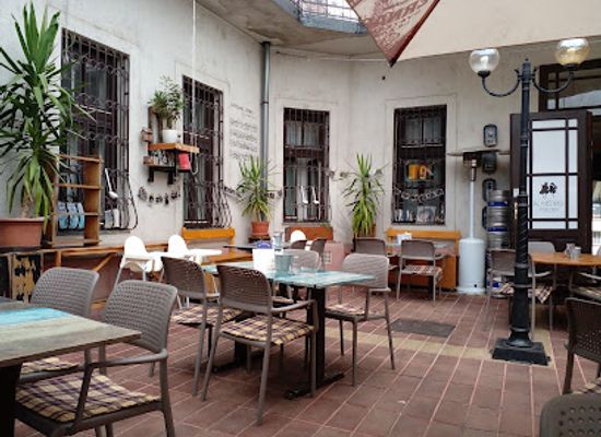 hungary/gyor/restaurant/komedias-etterem