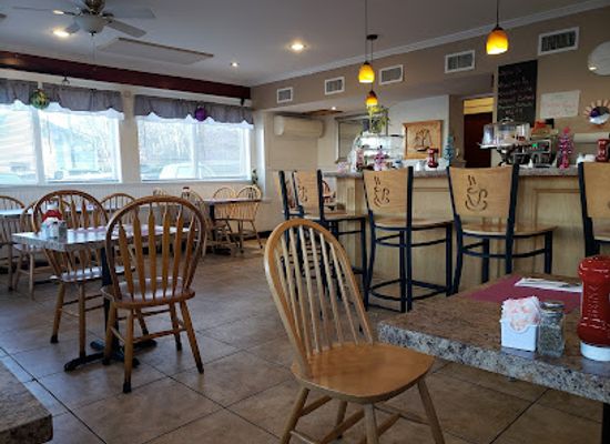 massachusetts/gloucester/restaurant/charlie-s-place