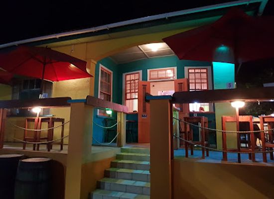 barbados/paynes-bay/restaurant/de-clay-oven