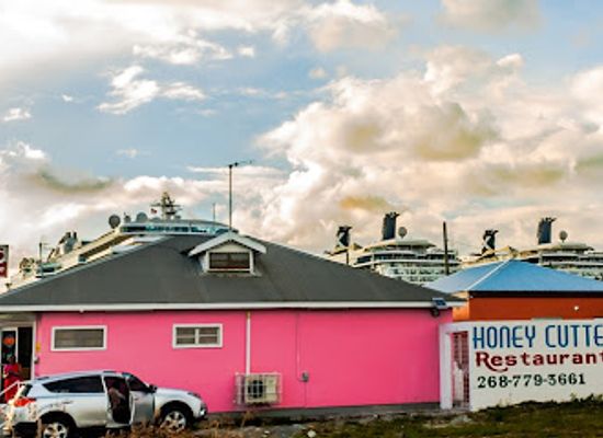 antigua-and-barbuda/barbuda/restaurant/honey-cutter-restaurant