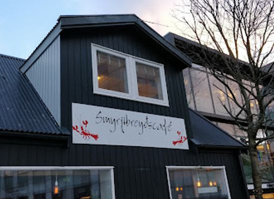 faroe-islands/gjogv/restaurant/smyrjibreyosbuoin