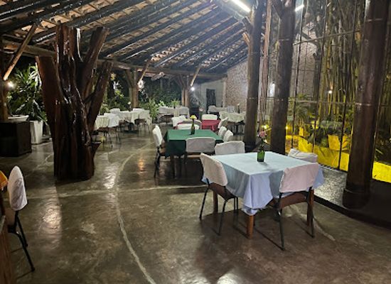 burundi/cankuzo/restaurant/flamboyant-gardens
