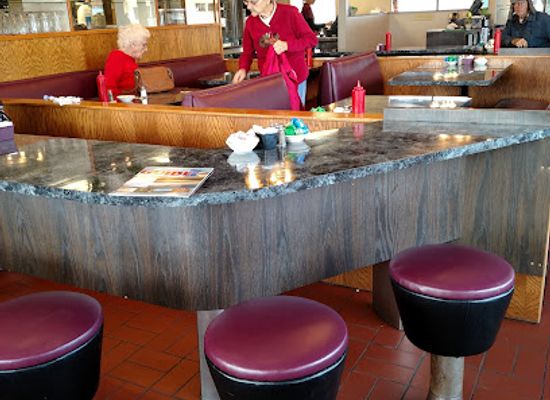 minnesota/lake-of-the-woods/restaurant/alice-s-family-restaurant