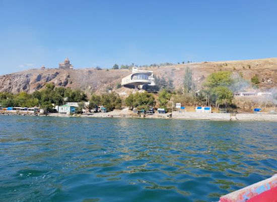 armenia/lake-sevan/restaurant/sevan-writers-house