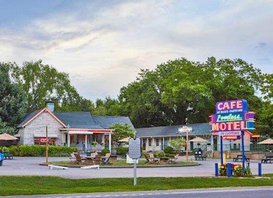 tennessee/middle-tennessee/restaurant/the-loveless-cafe