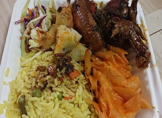 dominica/la-plaine/restaurant/the-lunch-box