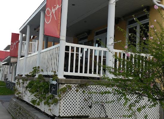 canada/saguenay-lac-saint-jean/restaurant/opia