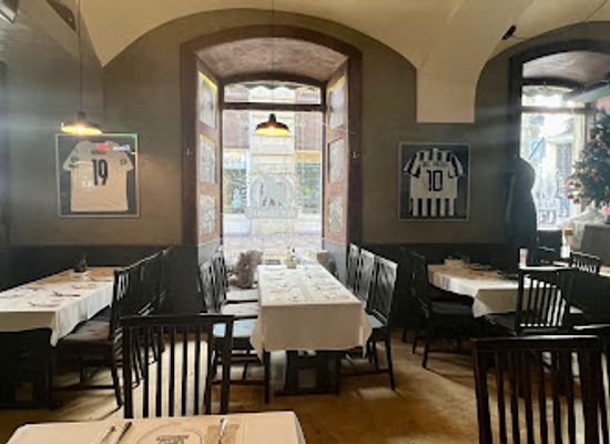 hungary/mecsek/restaurant/elephant-restaurant-and-pizzeria