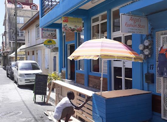 dominica/roseau/restaurant/backyard-bar-grill