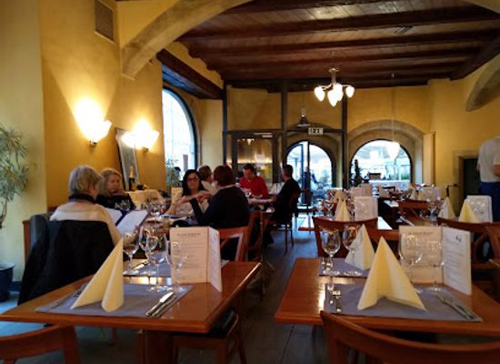 switzerland/neuchatel/restaurant/cafe-des-halles
