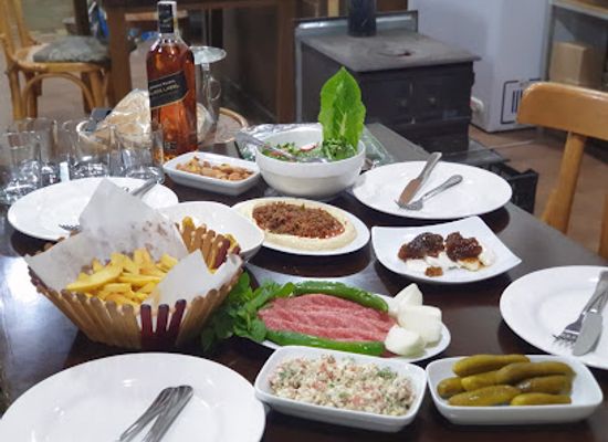 lebanon/qadisha-valley/restaurant/jalset-al-sayyad
