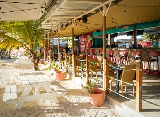 sint-maarten/cole-bay/restaurant/cocky-turtle-beach-bar-restaurant