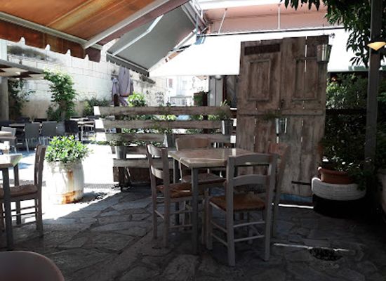 greece/lamia/restaurant/u