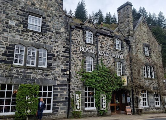united-kingdom/snowdonia-national-park/restaurant/grill-room-at-the-royal-oak-hotel