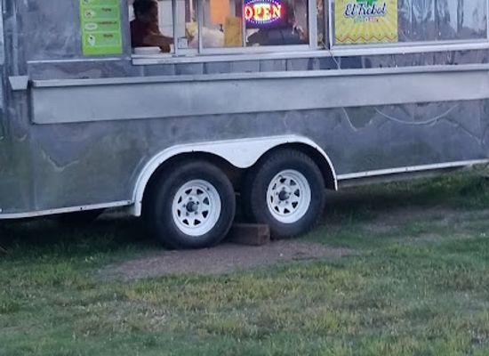 kansas/hutchinson/restaurant/el-trebol-food-truck