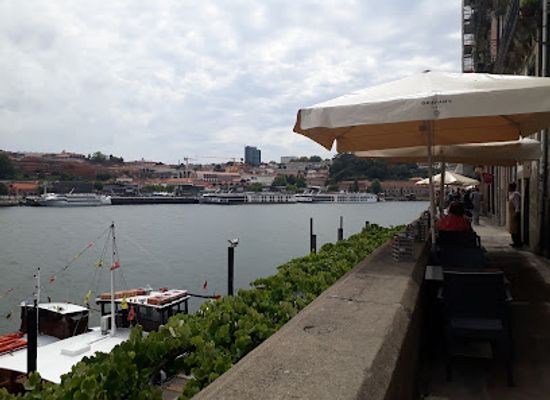 portugal/porto/ribeira/restaurant/ribeira-porto-centro