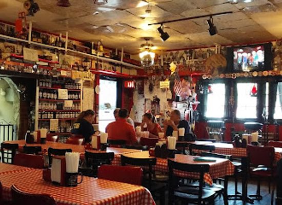 tennessee/jack-daniel-s-distillery/restaurant/bbq-caboose-cafe