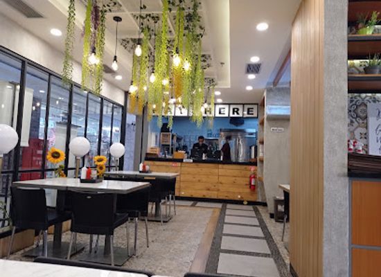 indonesia/yogyakarta/malioboro/restaurant/platinum-grill