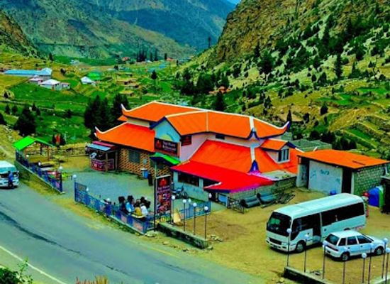 pakistan/kohistan/restaurant/top-moon-restaurant-and-hotel-babusar
